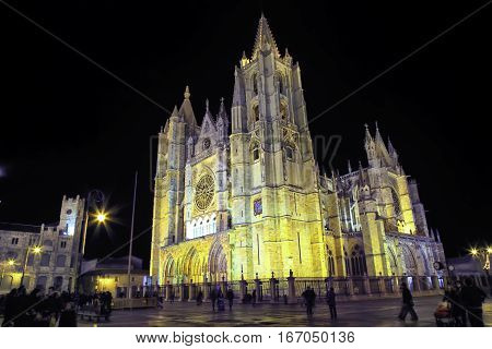 Cathedral of Leon at night looks more