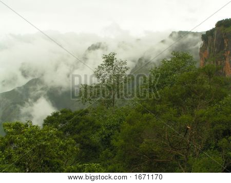 Montanhas Sombrias