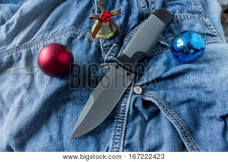 Fixed Knife With Christmas Toys.