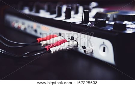 Dj Midi Controller Turntable To Play Music On Party