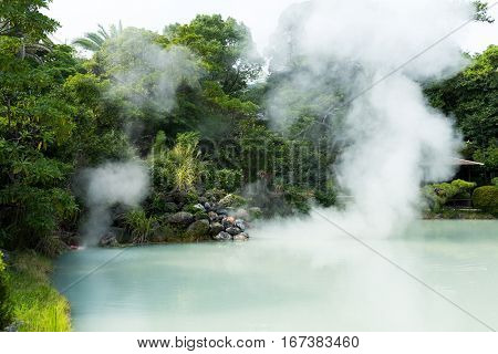White pond hell