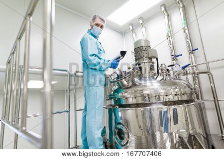 Medical Worker Is Checking The Barrel