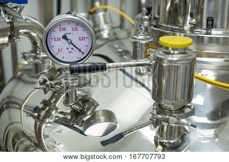Steel Cameras Of High Pressure, Pressure Meter, Chrome Equipment