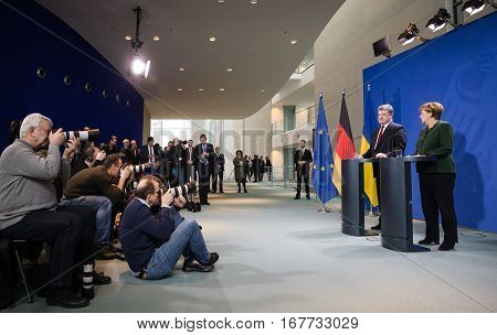 Angela Merkel And Petro Poroshenko