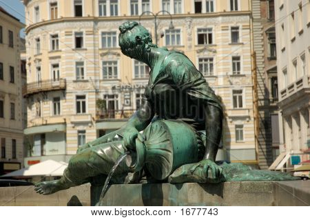 Statue einer Frau