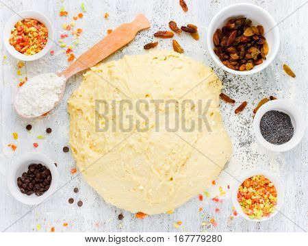 Yeast dough for Easter cake kulich (Easter bread paska paskha) recipe step by step