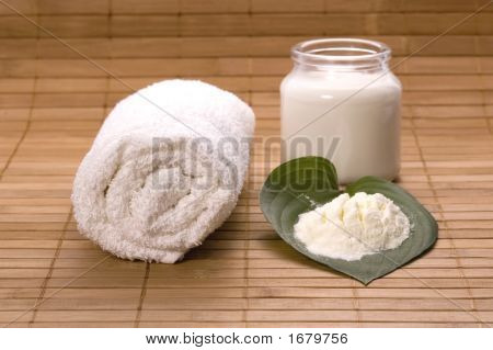 Süt Banyosu. Beyaz Spa