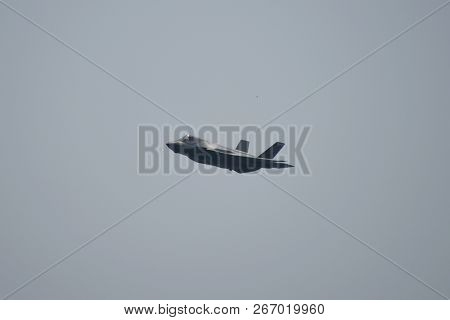 Lockheed Martin F-35 Lightning Ii Performing During The Chicago Air And Water Show, Chicago, Il Augu