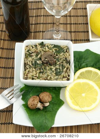 Risotto z pieczarkami i szpinakiem