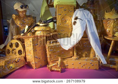 London, Uk - September 17, 2018: Shop Selfridges On Oxford Street In London, Decorated For Autumn Te