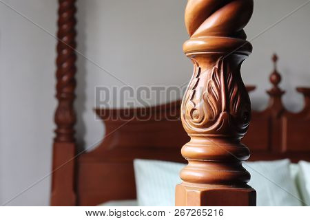 The Art Of Carving Wood, Teak Wood. Handycrafts.