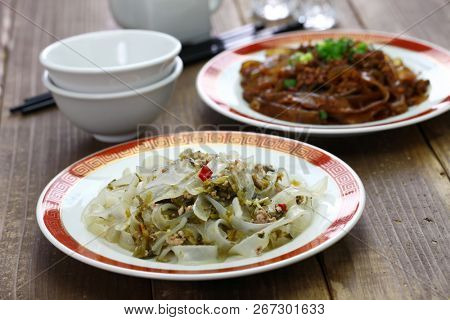 fenpi, green bean sheet jelly noodles with pickled cabbage and minced pork meat, chinese home cooking