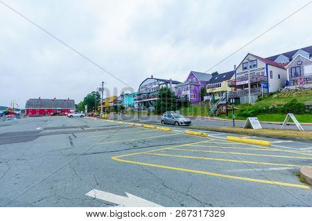 Lunenburg, Canada - September 22, 2018: View Of The Historic Port And Waterfront Buildings, In Lunen