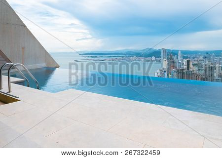 Panama City September 25 2018 Swimming Pool On The Roof Of A Skyscraper Overlooking The Panama City 
