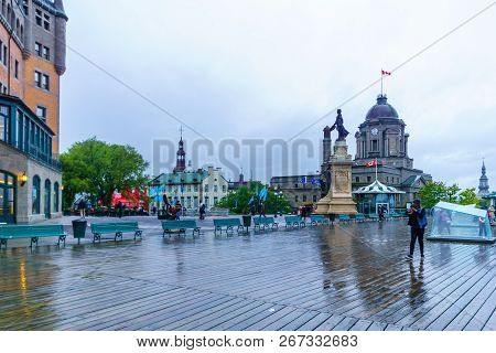 Quebec City, Canada - September 26, 2018: Scene Of The Dufferin Terrace With Locals And Visitors, In