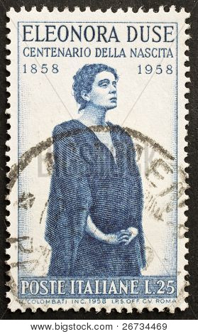 Italien ca. 1958: eine Briefmarke gedruckt in Italien feiert das erste Jahrhundert der BNB von Eleonora Duse Geburt, 