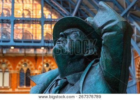 London, Uk - May 14 2018: The Betjeman Statue Of Sir John Betjeman The Man Who Save St. Pancras Stat