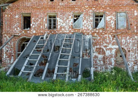 Holy Trinity Anzersky Monastery Of The Solovki Monastery On An Island Anzer (russia, Arkhangelsk Reg