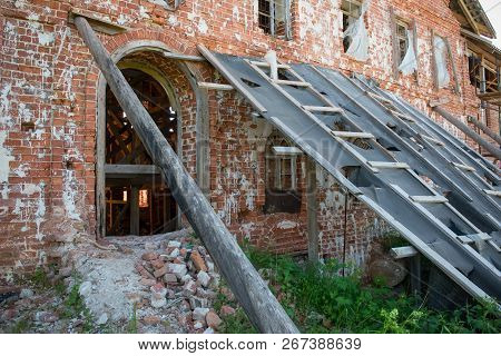 Holy Trinity Anzersky Monastery Of The Solovki Monastery On An Island Anzer (russia, Arkhangelsk Reg
