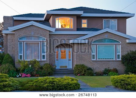 บ้านหรูที่ค่ำในแวนคูเวอร์ แคนาดา