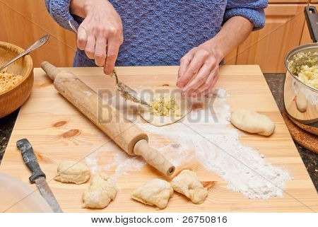 Vaření pirogies. Těsto.