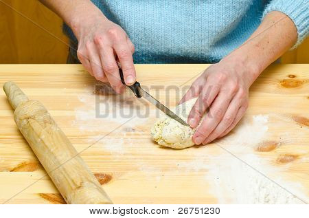Vaření pirogies. Těsto.