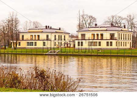 Waterview huizen in Sint-Petersburg, Rusland.