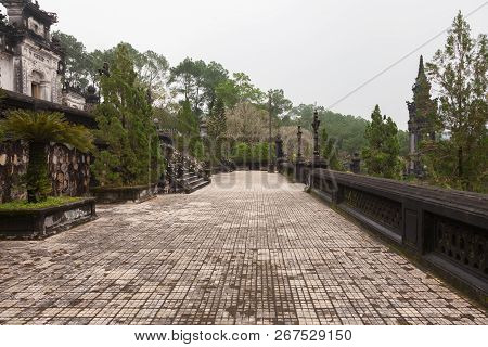 Hue, Vietnam-december 23, 2013. The Last Stair Platform Leading To The Thien Dinh Palace At Royal Kh