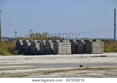 Cinder Blocks, Which Lie In The Bays. Storage Cinder Block.
