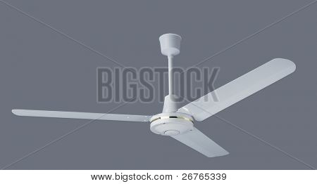 Tre blade loft fan isoleret i et studio omfatter fritlægningskurve