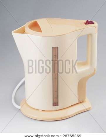 Waterkoker geïsoleerd op een plainbackground