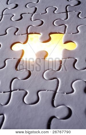 Licht von einem fehlende Puzzleteil.