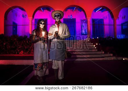Merida, Cementerio General, Mexico - 31 October 2018: Customed Man And Woman With With Mexican Tradi