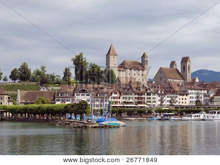Rapperswil linna (Lake Zrurich, Sveitsi)
