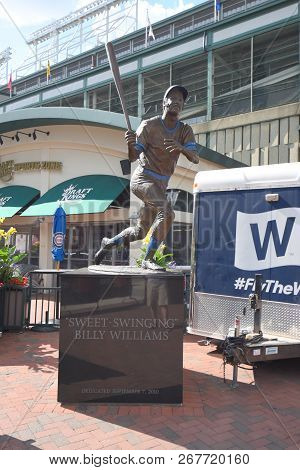 Chicago, Il August 22, 2018, Statue Of Sweet Swinging Billy Williams, Hall Of Fame Baseball Player F