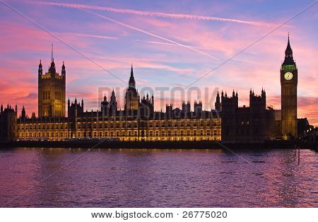 Beroemde klokkentoren van de Big Ben en Parlementsgebouw in Londen, Verenigd Koninkrijk.