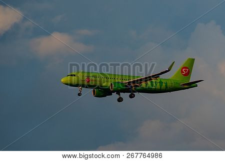 8 July 2018 Russia, Moscow. The Aircraft Airbus A320 S7 Airlines Is Landing At The Domodedovo Airpor