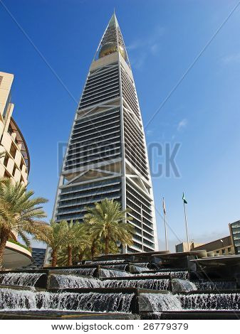 리야드-12 월 22 일: Al Faisaliah 타워 외관에 2009 년 12 월 22 일 리야드, 사우디 아라비아. 알 파이