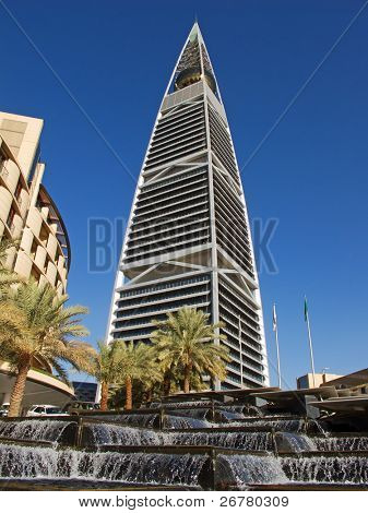 리야드-12 월 22 일: Al Faisaliah 타워 외관에 2009 년 12 월 22 일 리야드, 사우디 아라비아. 알 파이