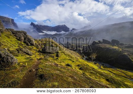 Storurd - Mountain Area With A Beautiful Lake In Iceland