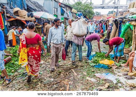 Kolkata, India - October 31, 2016: View Of Mullik Ghat Flower Market In Kolkata, India