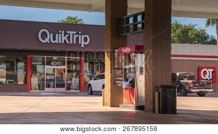 Phoenix,Az/USA - 11.6.18 QuikTrip QT, a headquartered in Oklahoma. Founded in 1958, has grown to a more than $11 billion company with 750+stores in 11 states in the US.