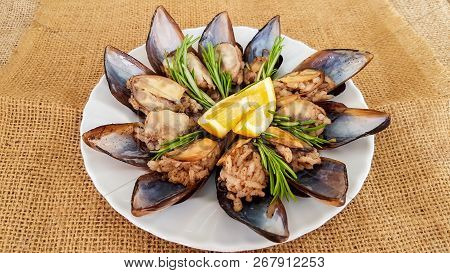 Turkish Street Food Stuffed Mussels With Lemon / Midye Dolma