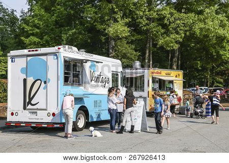 Atlanta, Georgia - May 9, 2015: Preceded By The Chuck Wagon Of The Early America Through The Constru