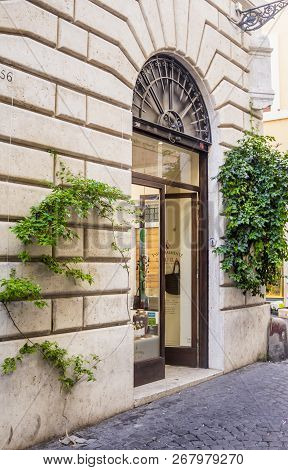 Rome, Italy - September 25, 2018: Cafe On The Street In Rome