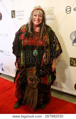 WESTBURY, NY - NOV 8: Singer Melanie Safka attends the 2018 Long Island Music Hall of Fame induction ceremony at The Space at Westbury on November 8, 2018 in Westbury, New York.