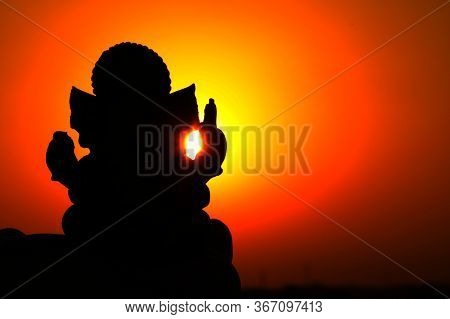 Statue Of Ganesha, Statue Of Shree Ganesha, Shadow Of Statue, Lord Ganesha, Hindu Religion God, Natu
