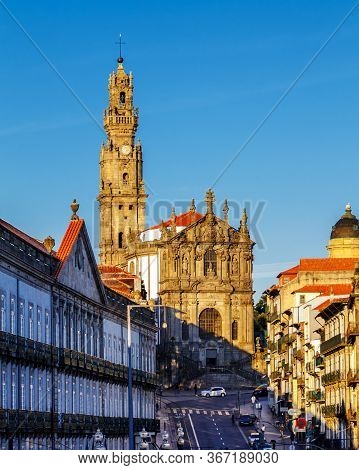 Tower Clerigos (torre Dos Clerigos) Early Morning. Porto, Portugal