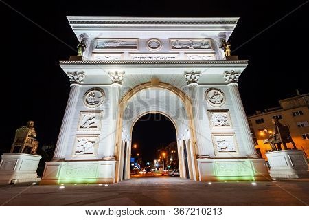 Porta Macedonia Is A Triumphal Arch Located On Pella Square In The Centre Of Skopje City, North Mace