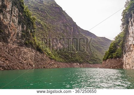 Wushan, Chongqing, China - May 7, 2010: Mini Three Gorges On Daning River. Landscape Of Wide Canyon 